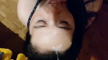 play Calda mamma pompino e sperma sulla bocca e sul viso