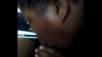 play Pelacur jahat memohon untuk mencicipi kacangku