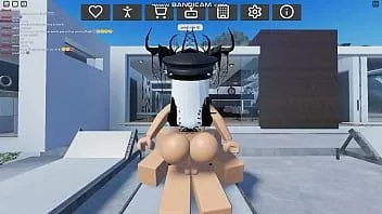 播放 我性感的大女孩喜欢吮吸我的大鸡巴并爱我的牛奶 [roblox]