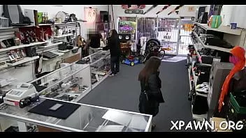 播放 诱人的拉丁女人主动性交