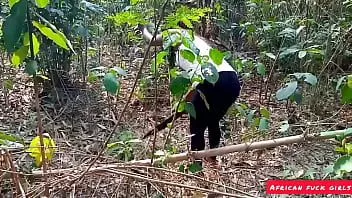 Putar Setelah bercinta dengan masquerade desa saya, saya merasa sakit, dukun mengatakan saya harus bercinta dengan pendeta kepala desa sebelum saya bisa sembuh. (laporan gadis fuck afrika)