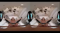 播放 丰满的女仆Addison Ryder在VR色情中获得铁杆