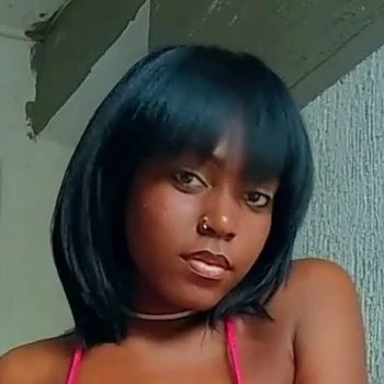 Star du porno Nicoly Carioca