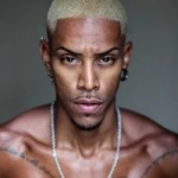 Star du porno Yuri Oberon