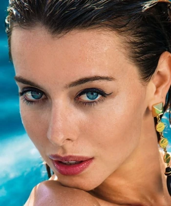 Pornstar Roxanna June