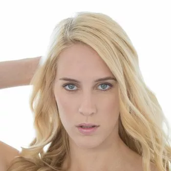 Pornstar Cadence Lux